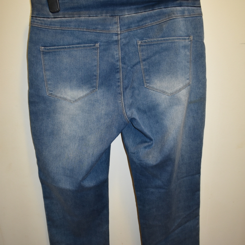 Jeans - Picture 3 of 4